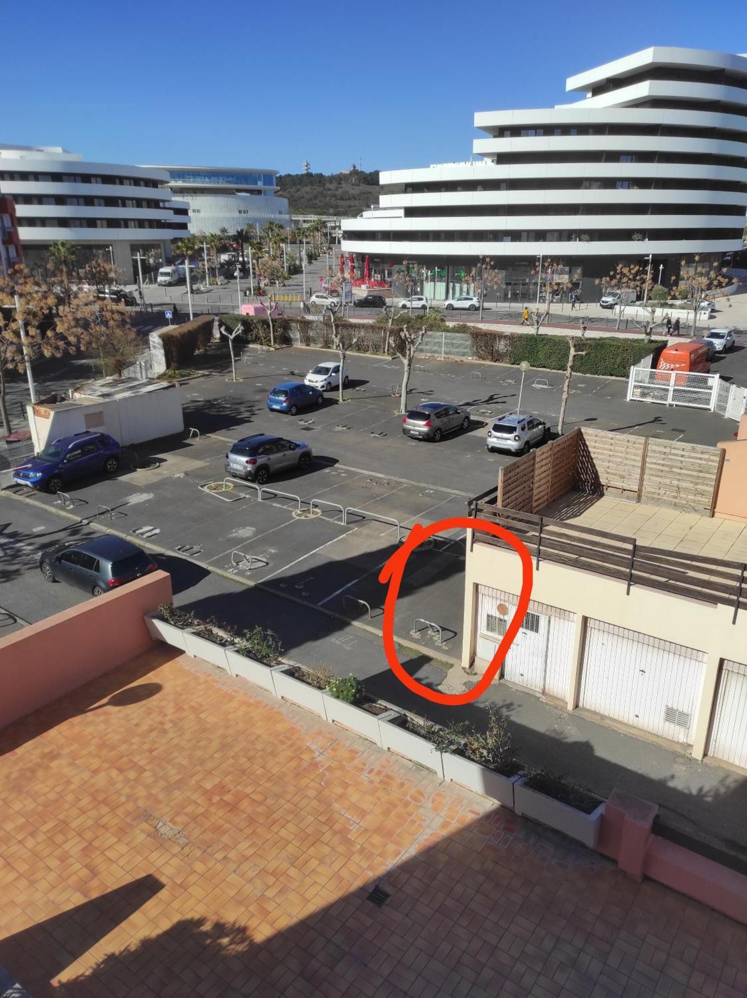 Centre Port,Studio Cosy,Vue Piscine Et Sur Le Parking Prive Ainsi Que Le Mont Saint Martin Agde Exterior foto